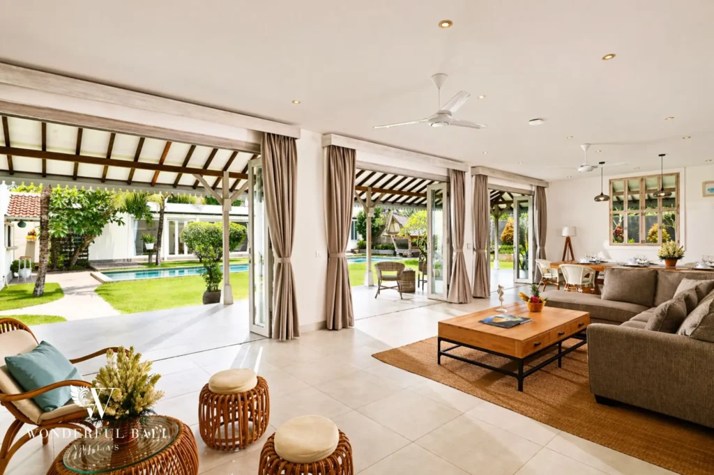 Main living room opening to the garden and pool, Villa Hasian — 5-bedroom villa in Jimbaran