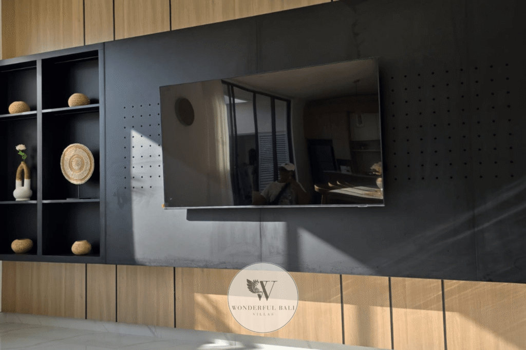 Villa Toku – Contemporary lounge and TV area with designer furnishings – Petitenget, Seminyak Bali