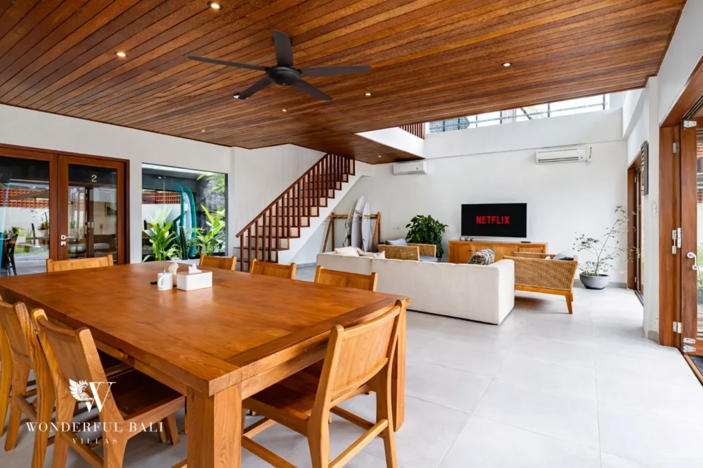 monthly villa rental umalas — dining area with pool view