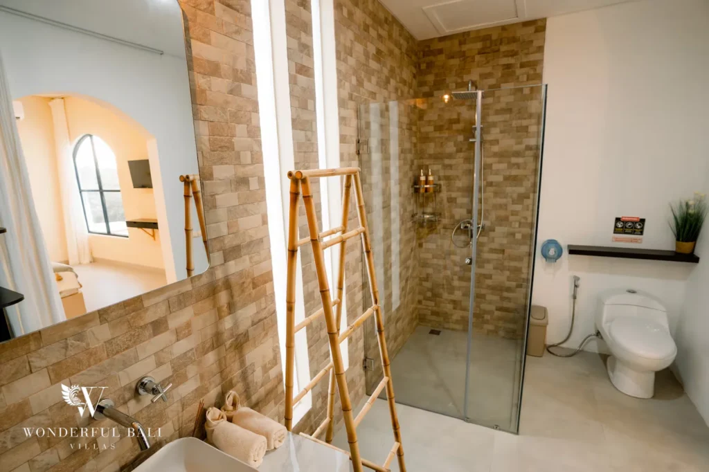 Third bathroom, 3-bedroom modern villa in Ungasan, Bukit