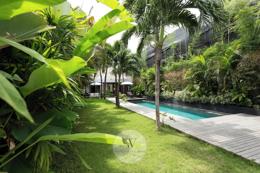 Outdoor pool and mature tropical garden, three-bedroom villa in Umalas
