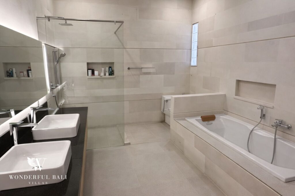 4BR Prime Bumbak Villa in Umalas photo 7