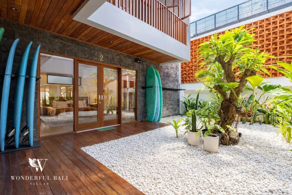 monthly villa rental umalas — bedroom opening to pool