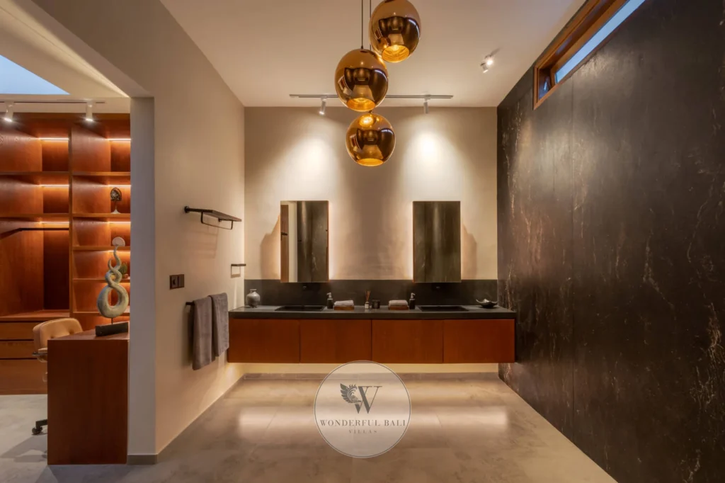 Second bathroom with modern fittings, Canggu six-bedroom villa