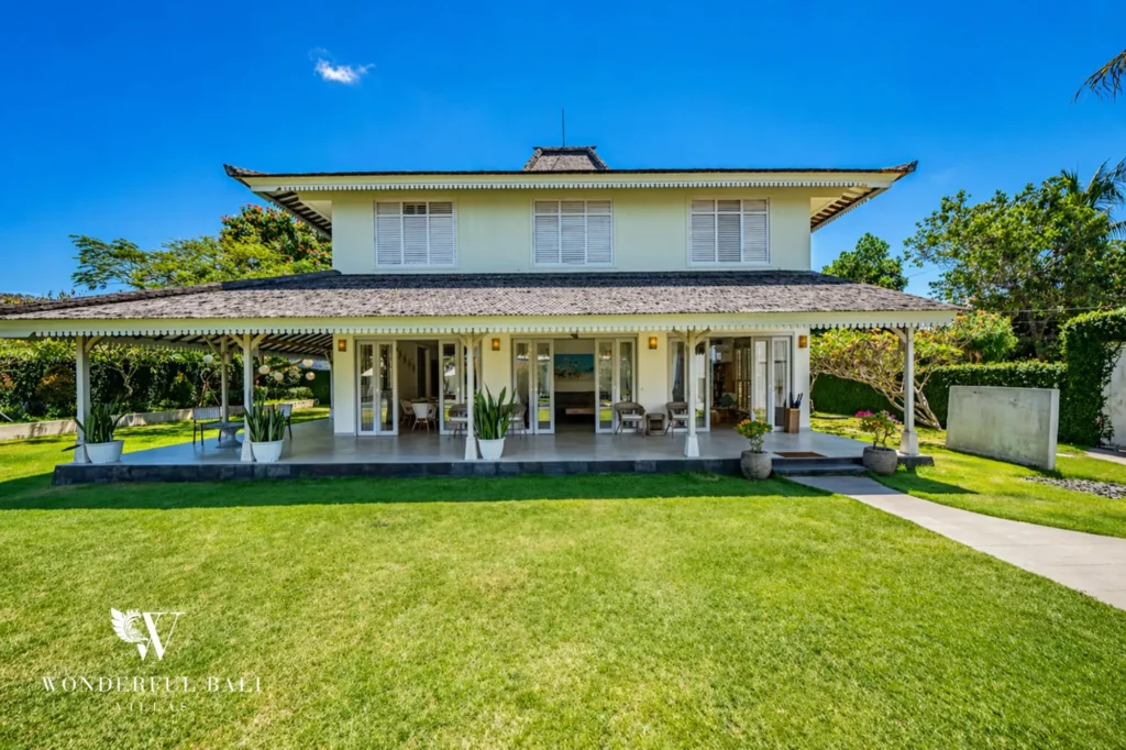 Main facade of a two-storey traditional Balinese villa, Villa Hasian — 5-bedroom villa in Jimbaran