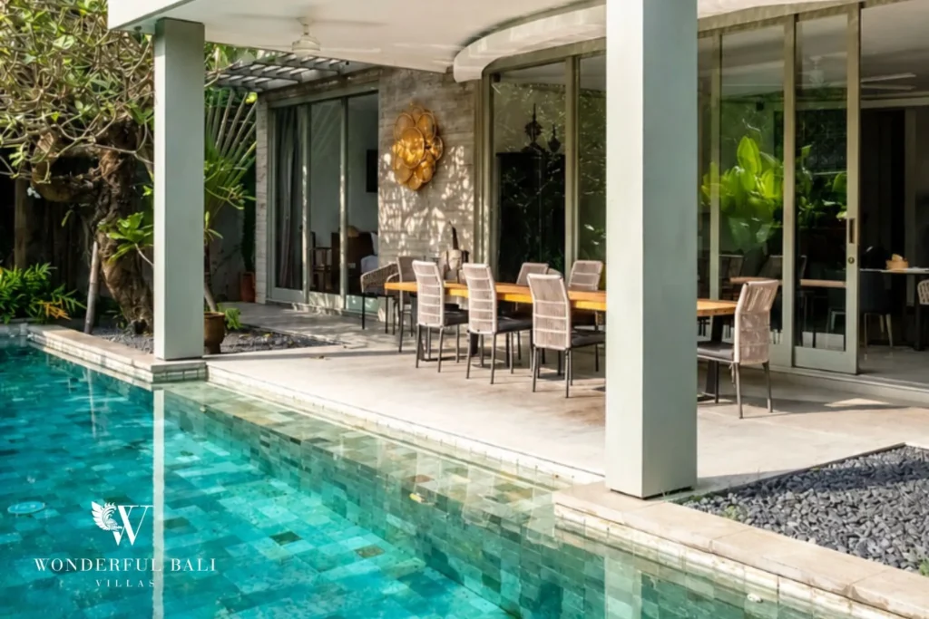 monthly villa rental Umalas — poolside dining area