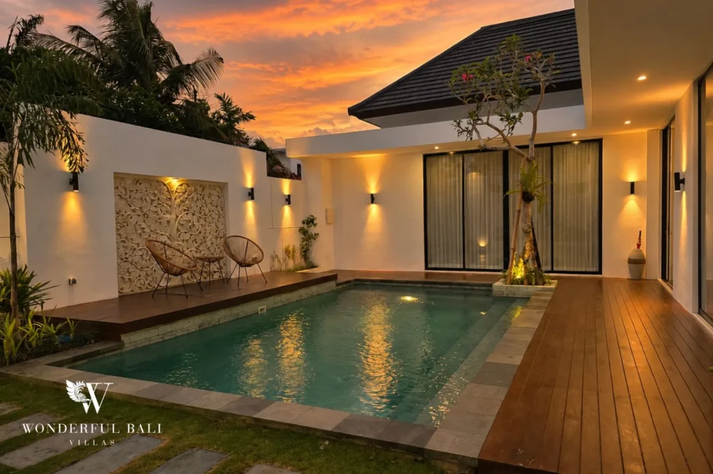 Private pool at sunset, 2-bedroom villa in Petitenget, Seminyak