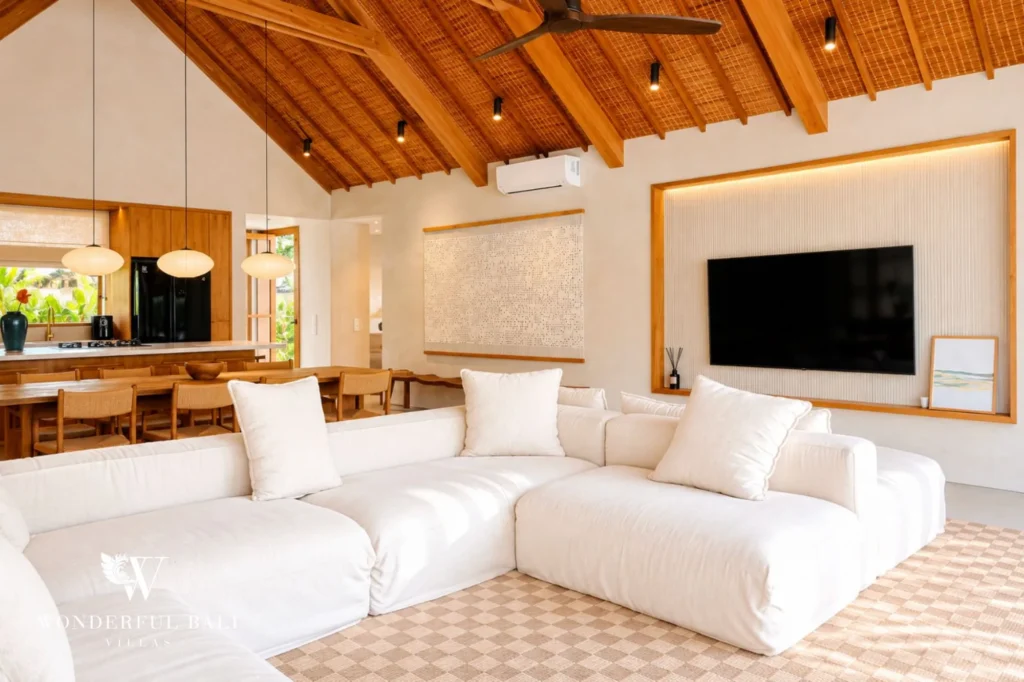 Living area with feature TV wall, 4-bedroom villa in Kaba-Kaba, Tabanan