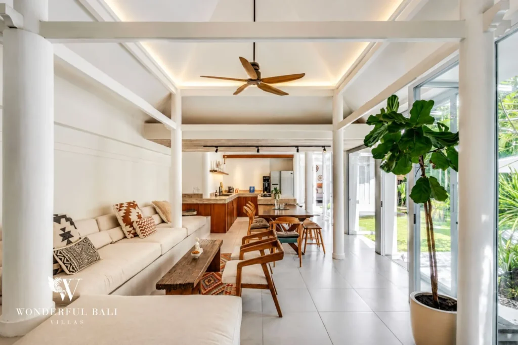 Dining area with table for the family, 4-bedroom family villa in Berawa, Canggu