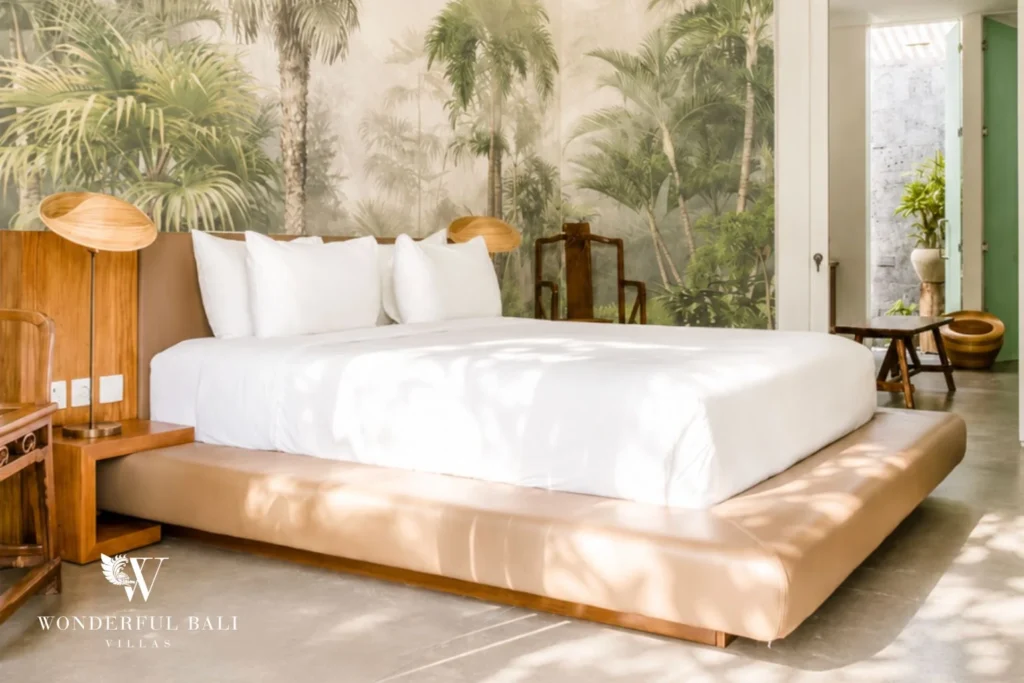 monthly villa rental Umalas — master bedroom palm mural