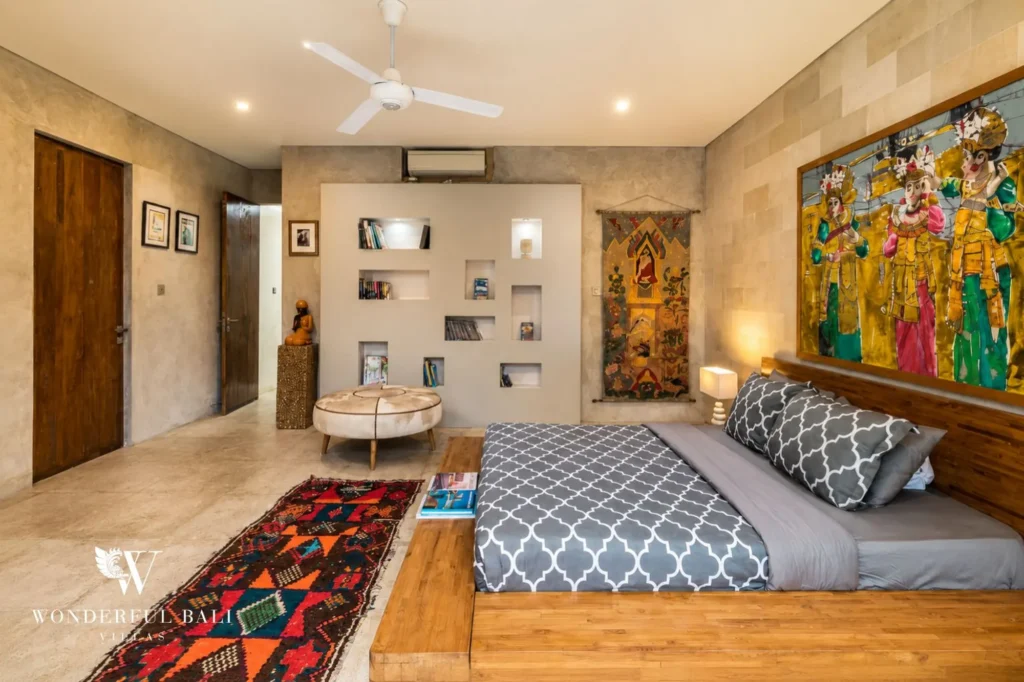 Bedroom with four-poster bed and Balinese decor, 4-bedroom villa in Petitenget, Seminyak