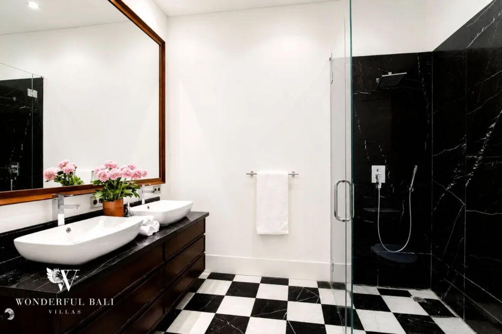 Bathroom with classic black-and-white checkered floor, 3-bedroom colonial villa in Umalas