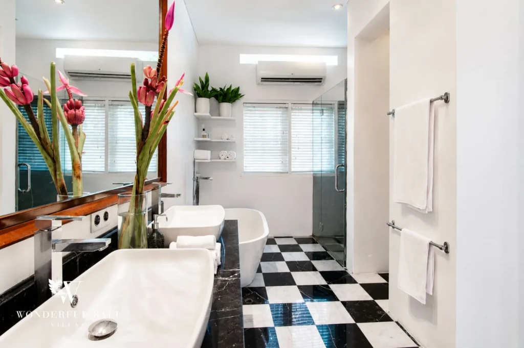 Bathroom with freestanding bathtub, 3-bedroom colonial villa in Umalas