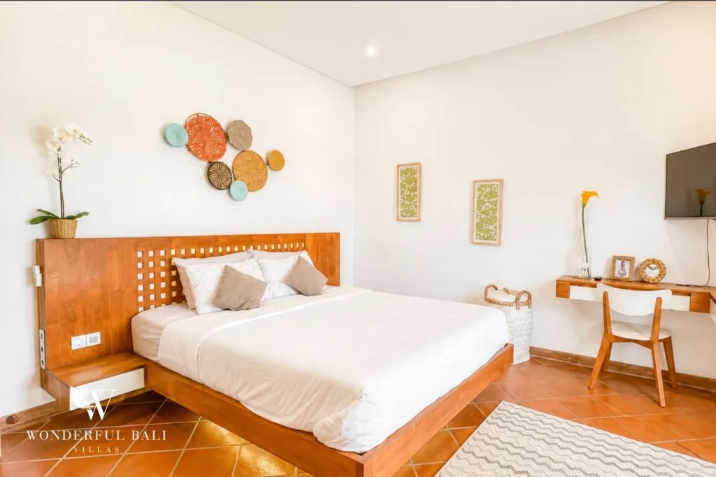 Bedroom with double bed and natural light, 4-bedroom family villa in Mertasari, Kerobokan