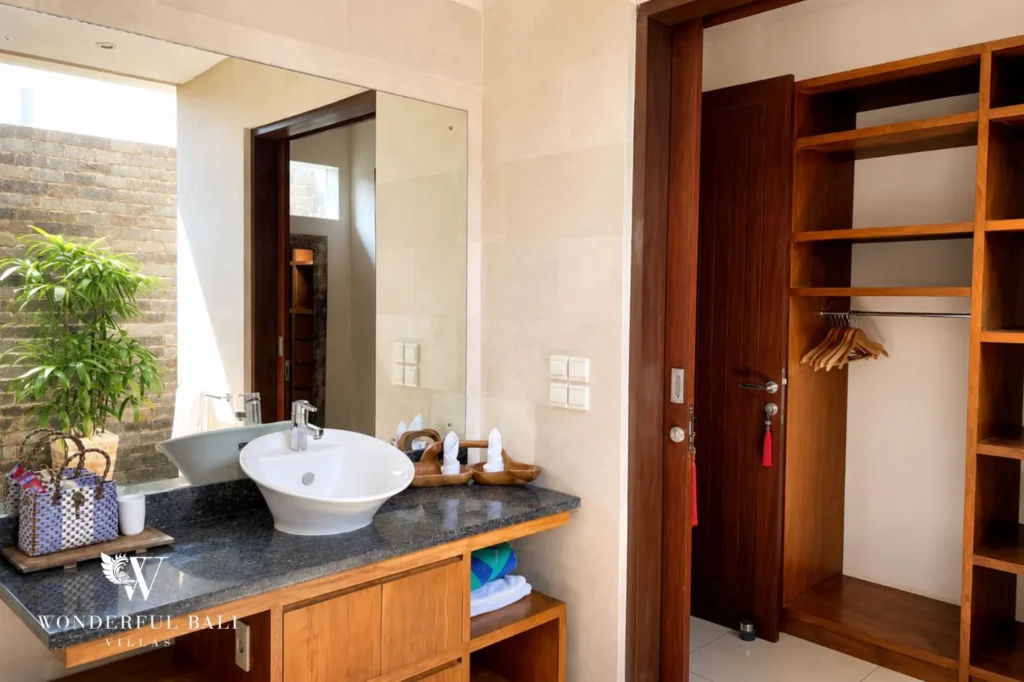 Ensuite bathroom with vessel sink, 5-bedroom villa in Batu Bolong, Canggu