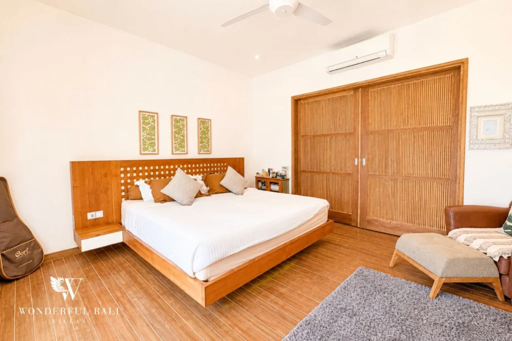 Bedroom with built-in wooden cabinet, 4-bedroom family villa in Mertasari, Kerobokan