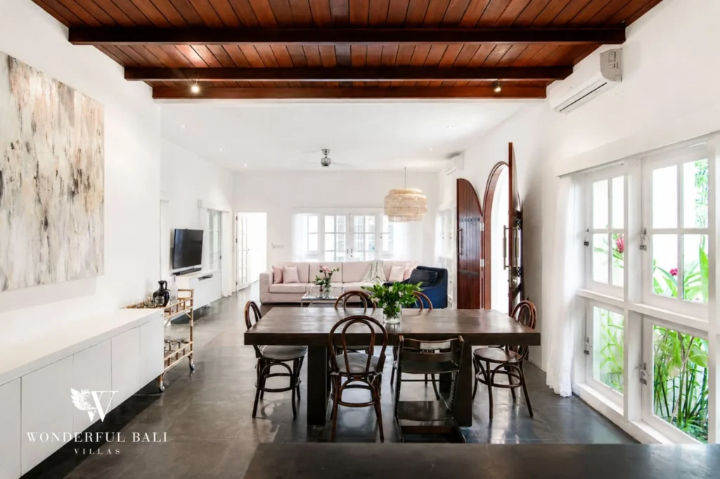 Combined living and dining area with open-plan layout, 3-bedroom colonial villa in Umalas