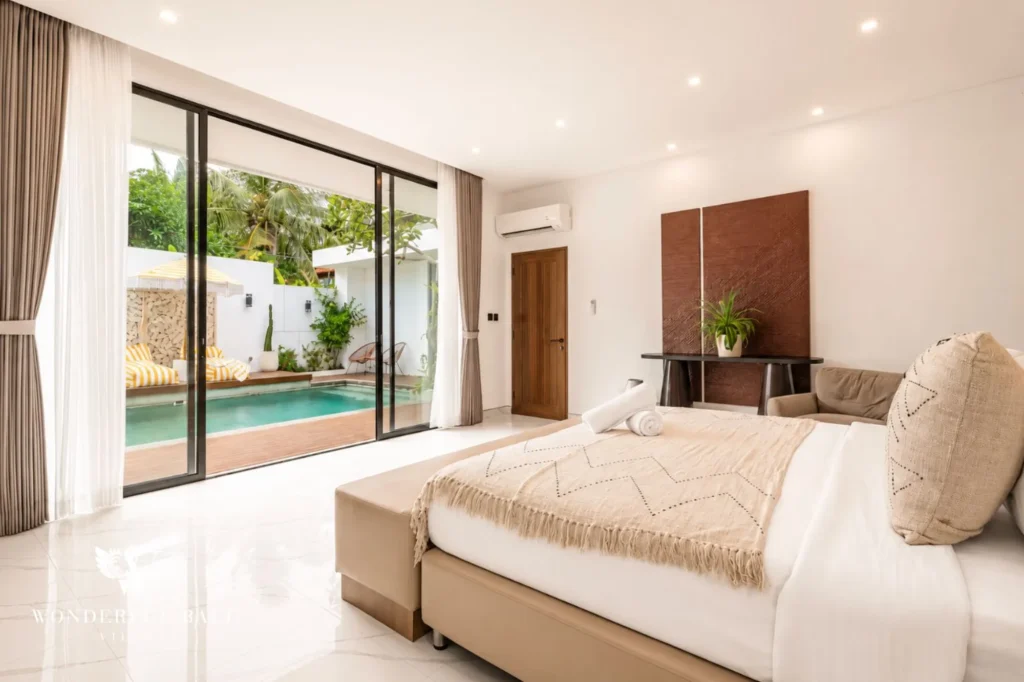 Bedroom with direct pool access, 2-bedroom villa in Petitenget, Seminyak