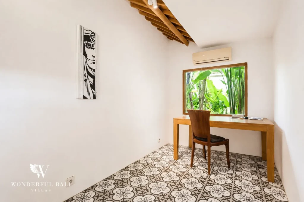 Main entrance and approach to the villa, 4-bedroom joglo villa in Umalas