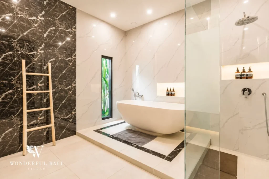 Bathroom with freestanding tub, 2-bedroom villa in Petitenget, Seminyak