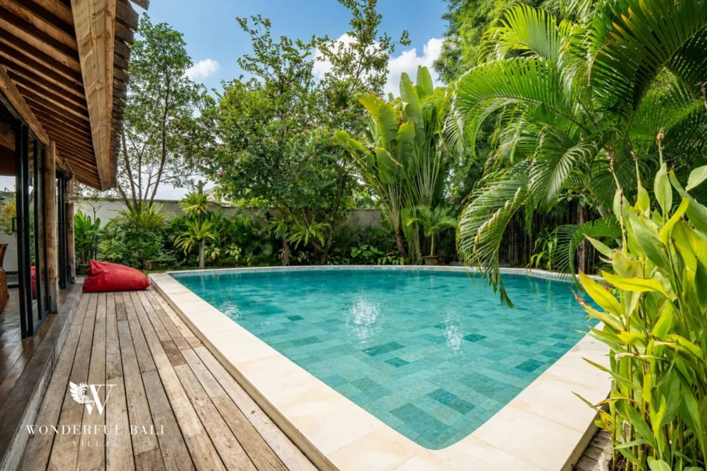 Big private pool with tropical garden view, 4-bedroom joglo villa in Umalas