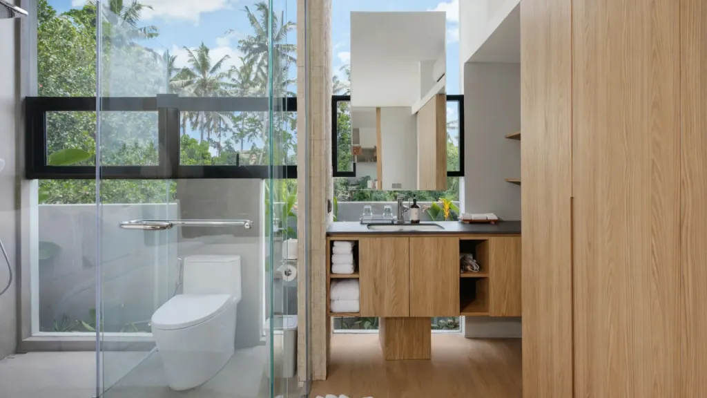 Villa Umahan, Ubud — bathroom, glass walk-in shower beside the bedroom, Villa Umahan