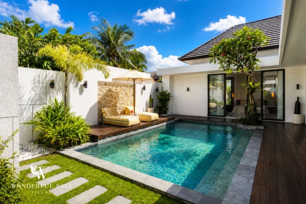 Private pool with tropical garden, 2-bedroom villa in Petitenget, Seminyak