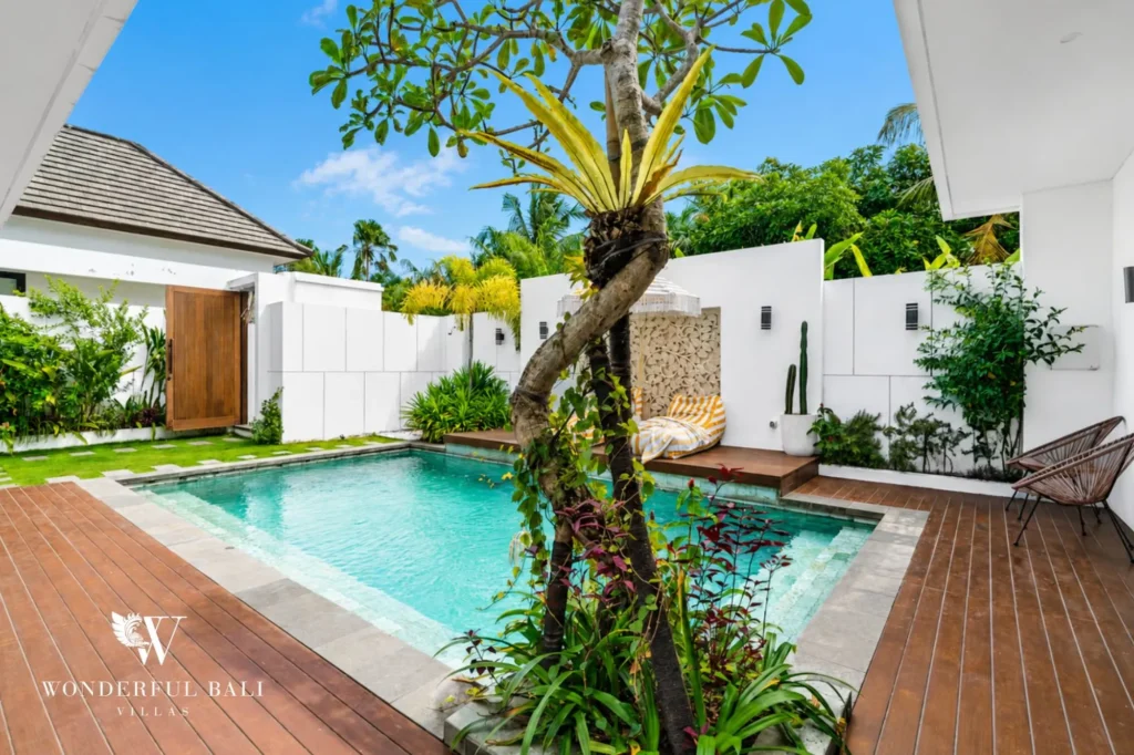 Private pool with wooden deck, 2-bedroom villa in Petitenget, Seminyak