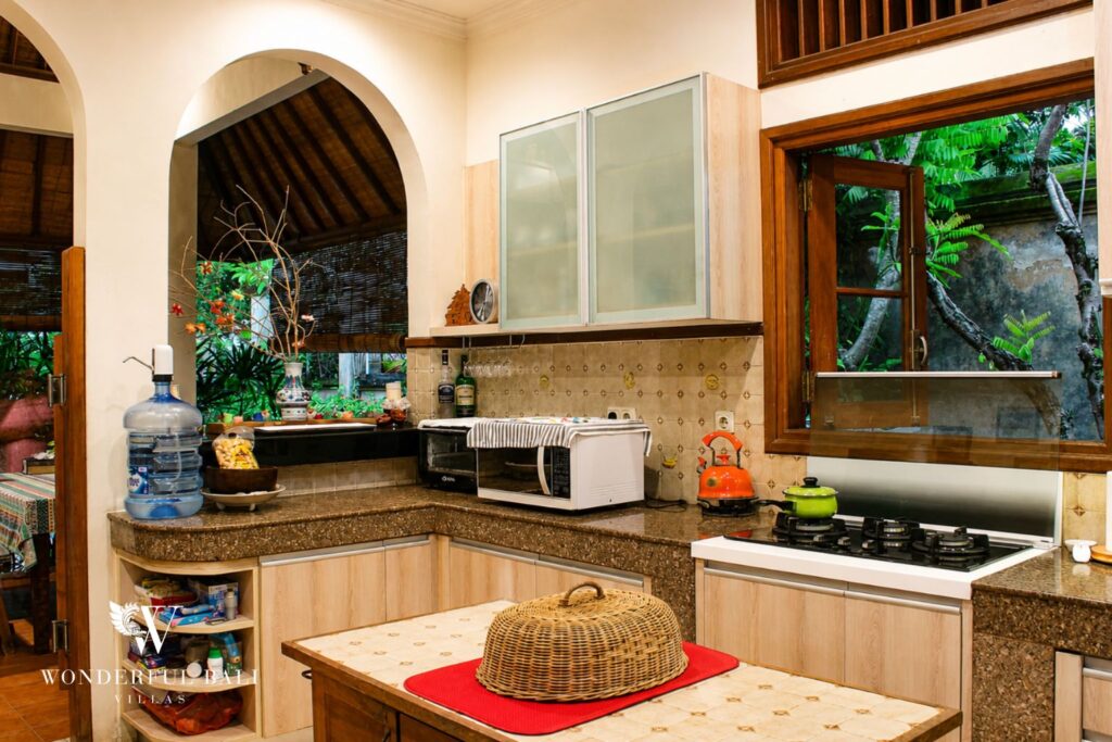 4BR Western Colonial Designed Villa in Saba, Gianyar photo 12
