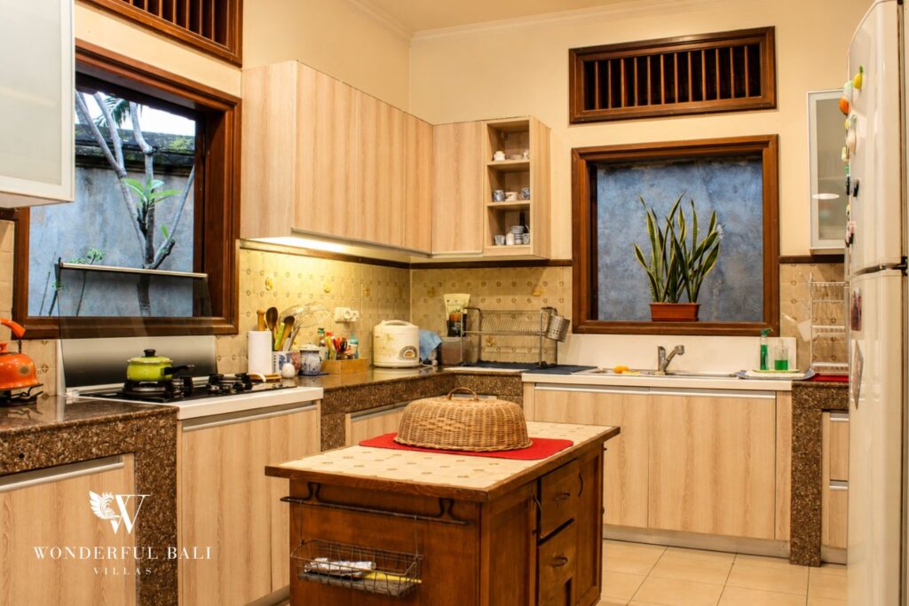 4BR Western Colonial Designed Villa in Saba, Gianyar photo 11