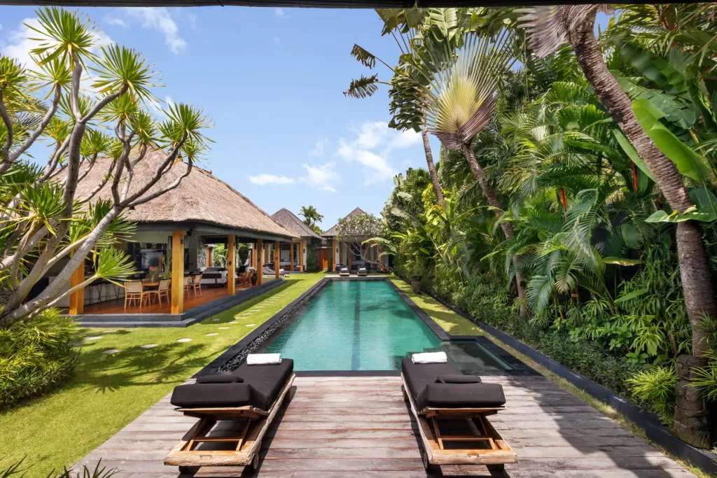 Private pool and garden at Villa Wolfe, Seminyak