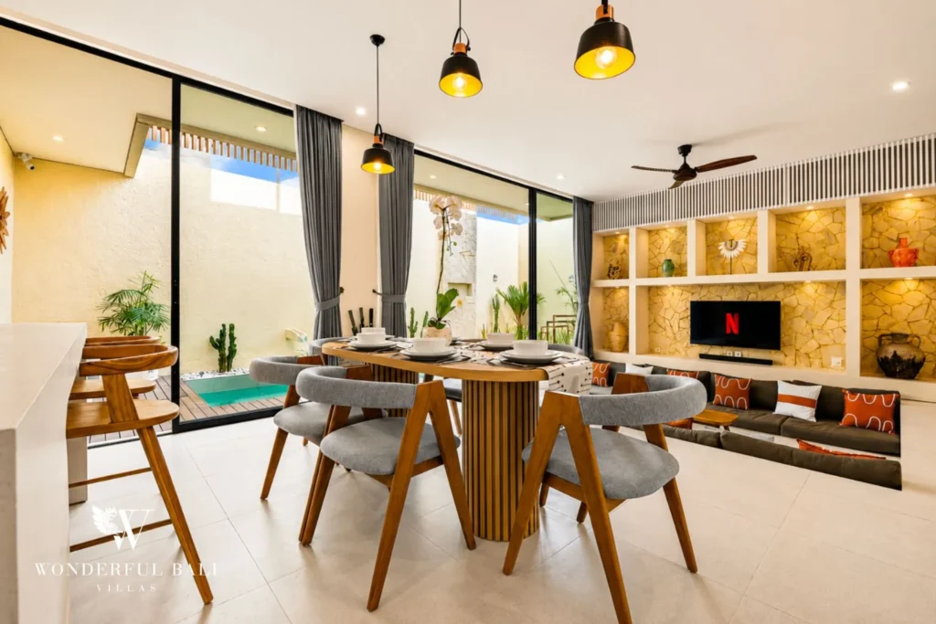 3BR villa for monthly rent Jimbaran — dining area with teak table