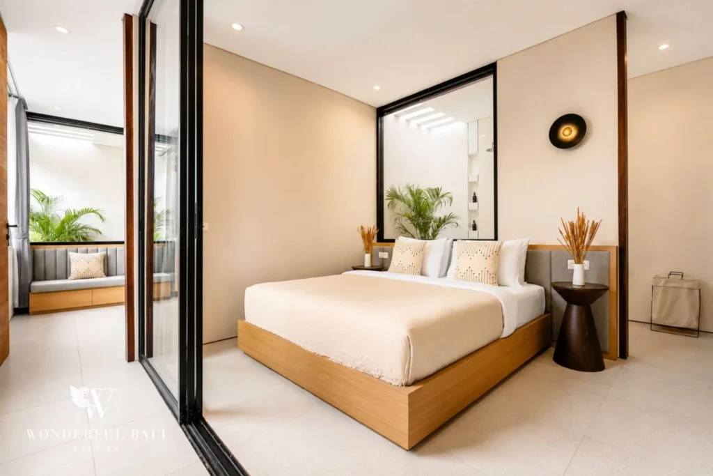 3BR villa for monthly rent Jimbaran — bedroom with timber panelling