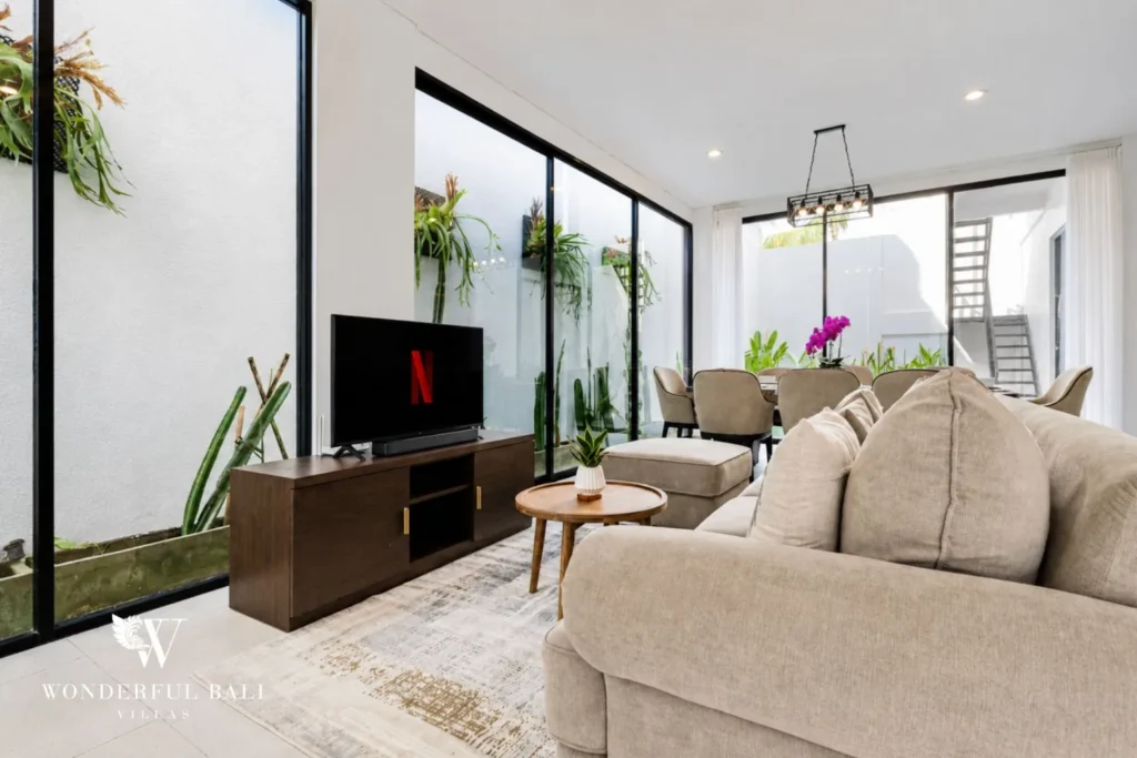 monthly villa rental pererenan — living room with smart tv