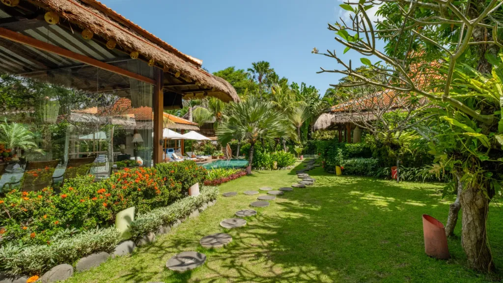 Tropical garden at Villa Desa Roro, Berawa