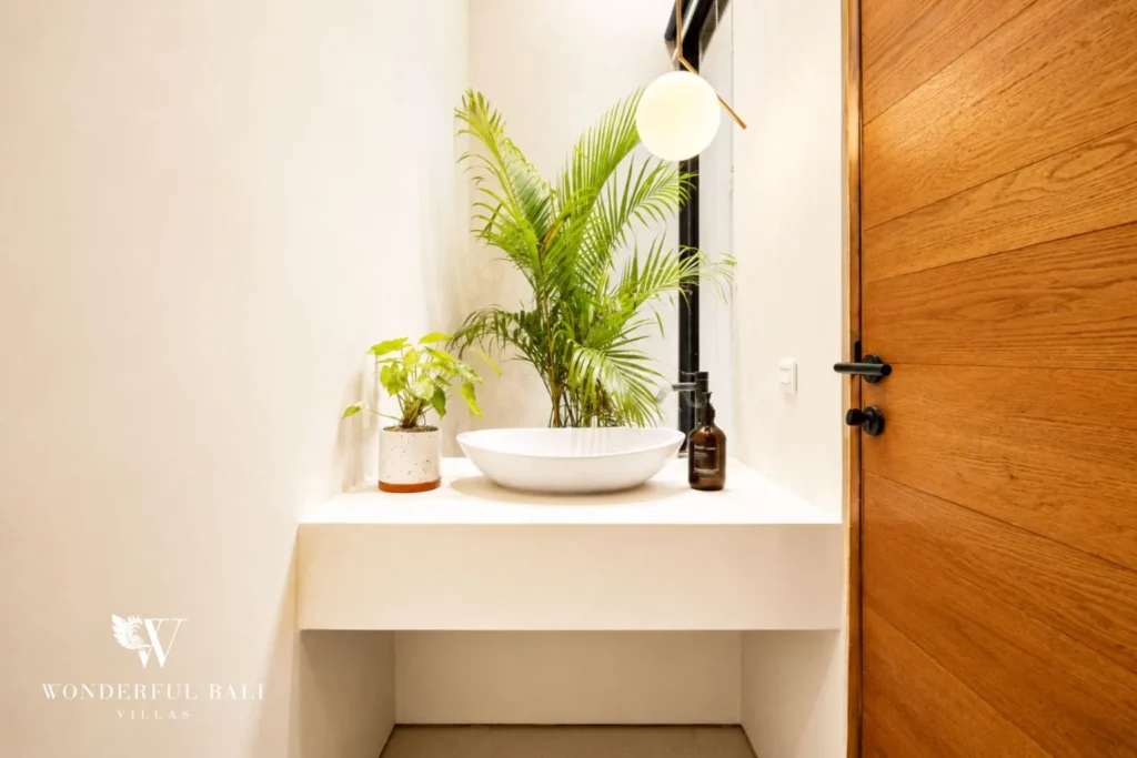 3BR villa for monthly rent Jimbaran — ensuite bathroom vanity