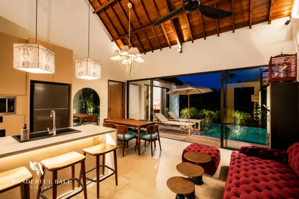 3BR villa for monthly rent Canggu — bedroom with ensuite