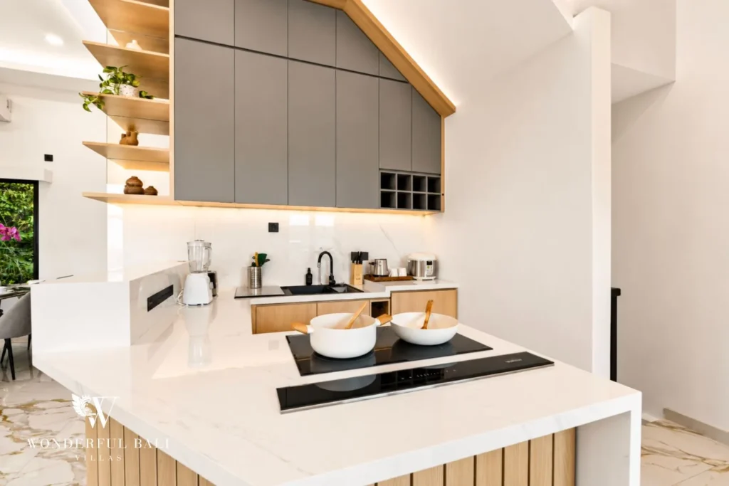 3BR villa for monthly rent Jimbaran — walk in wardrobe