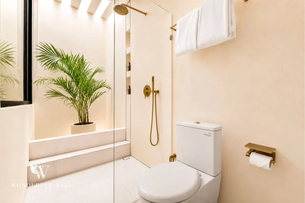 3BR villa for monthly rent Jimbaran — ensuite with gold rainfall shower