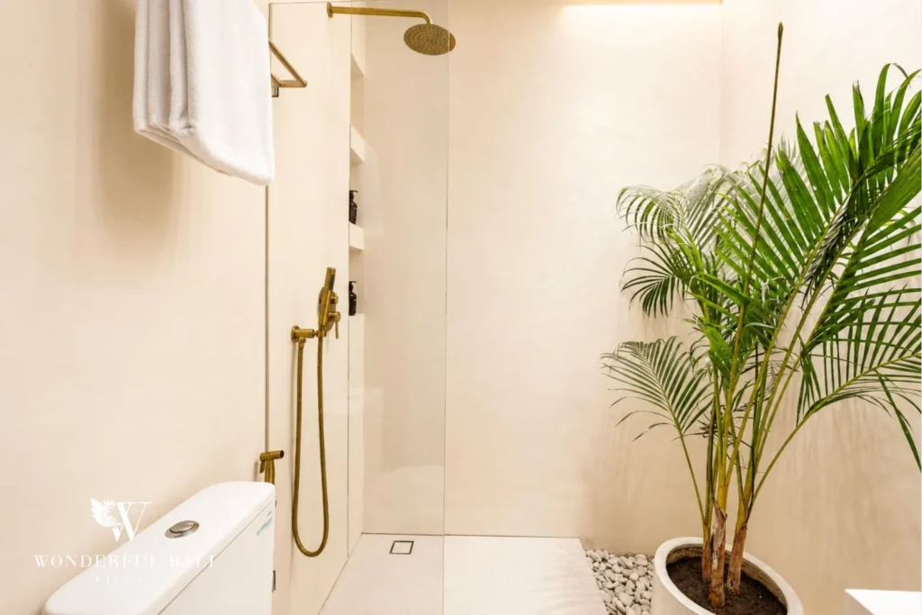 3BR villa for monthly rent Jimbaran — ensuite rainfall shower