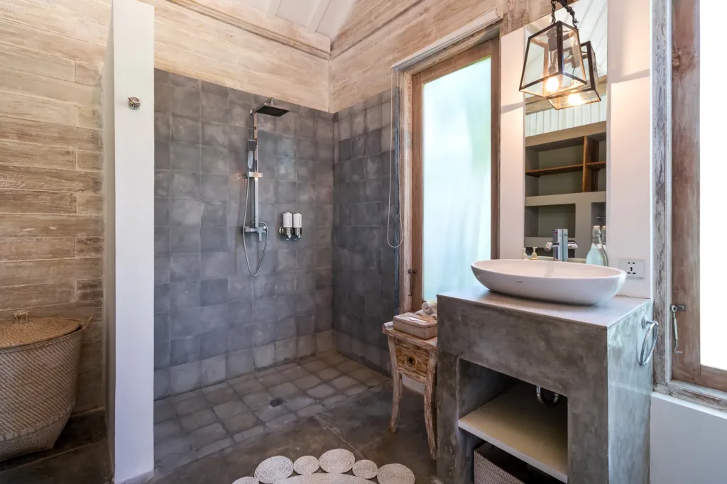 Little Mannao, Kerobokan — bathroom, little Mannao, a private villa