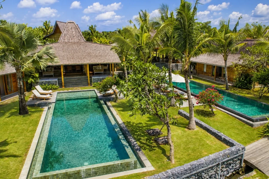 Villa Mannao – 8-Bedroom Villa in Kerobokan, Bali