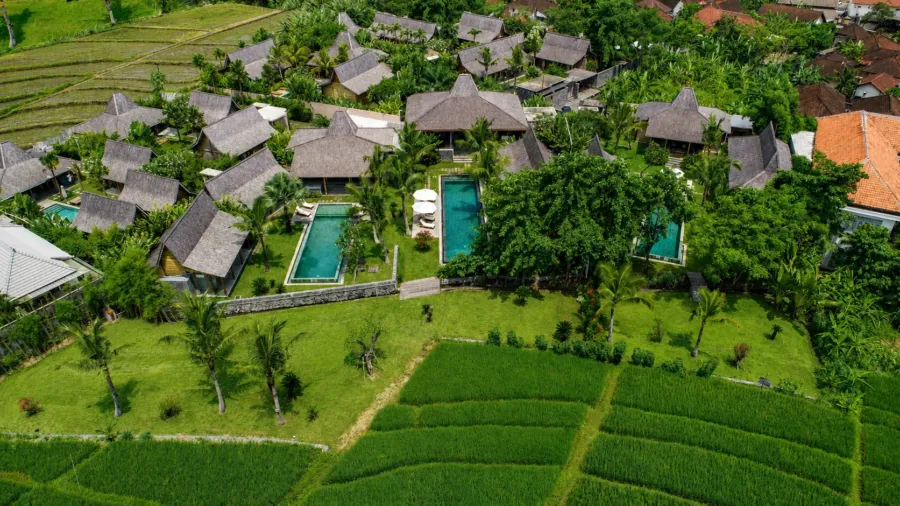 Mannao Estate – 12-Bedroom Villa in Kerobokan, Bali