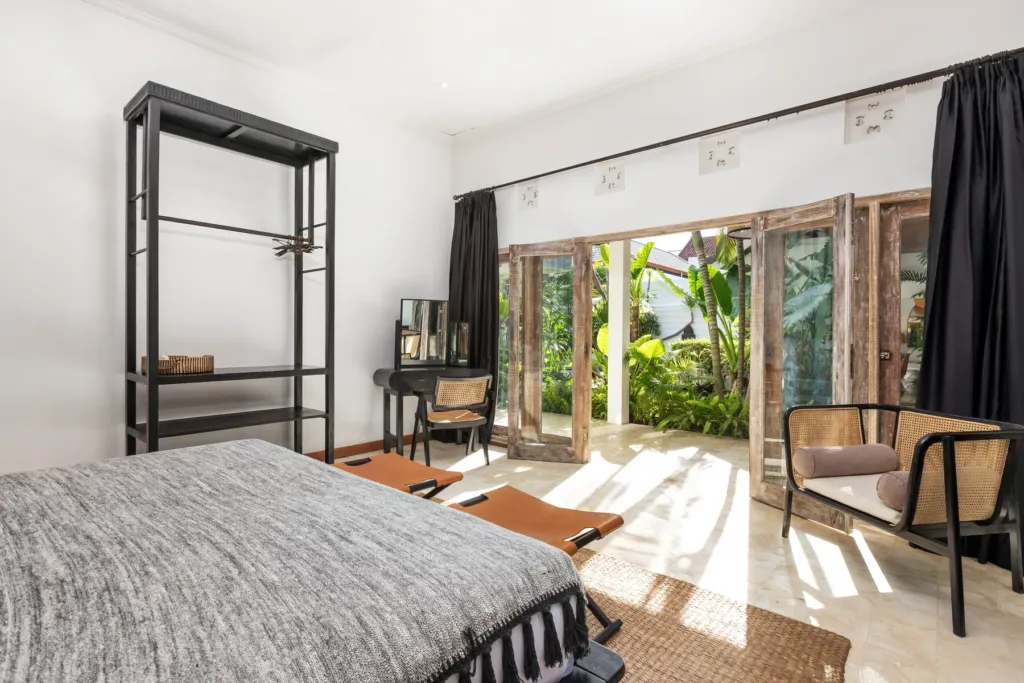 Villa Gauguin, Seminyak — bedroom