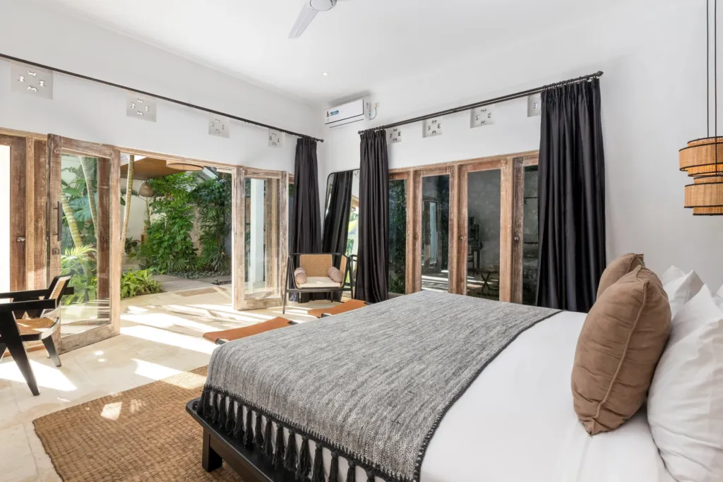 Villa Gauguin, Seminyak — bedroom