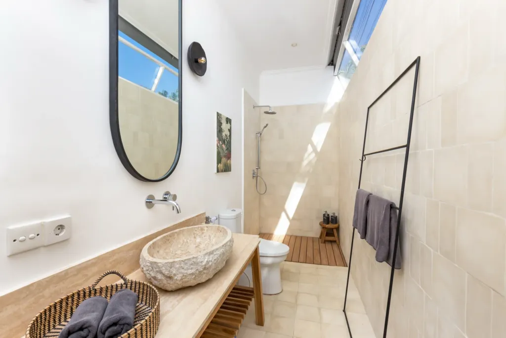 Villa Gauguin, Seminyak — bathroom