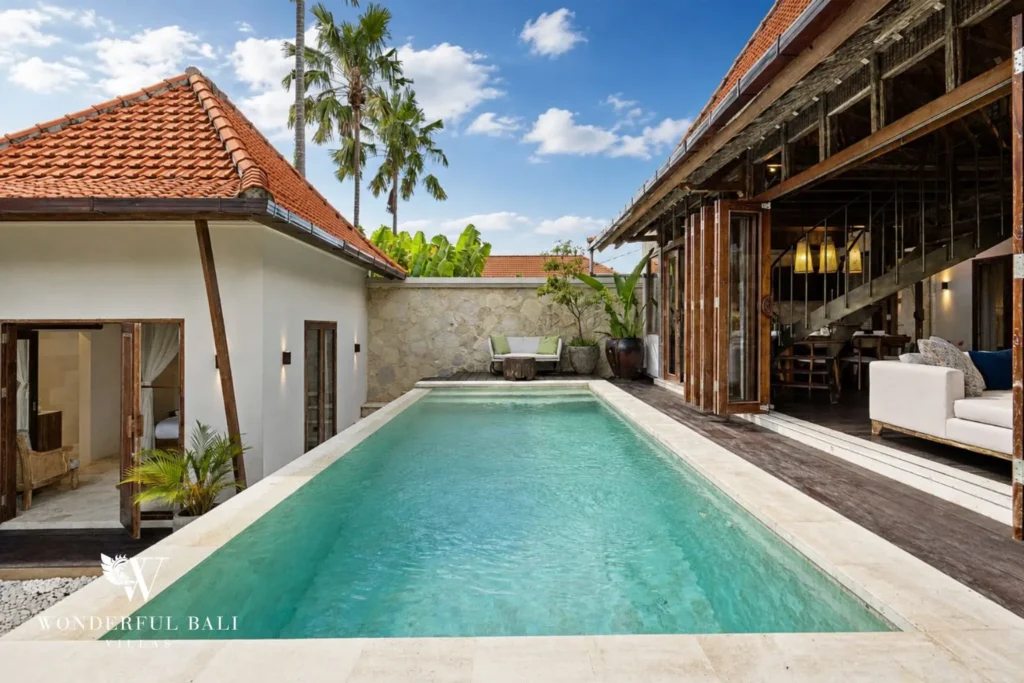 3BR tropical villa in Pererenan — private pool with sun loungers