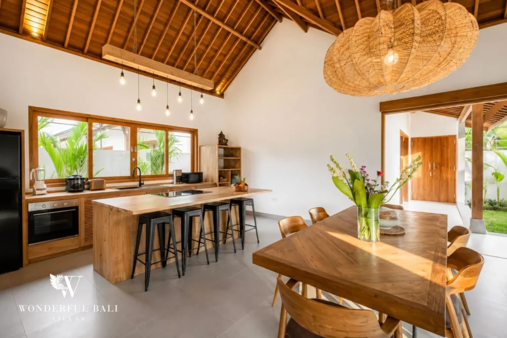 3BR tropical villa in Umalas — dining area under thatched roof