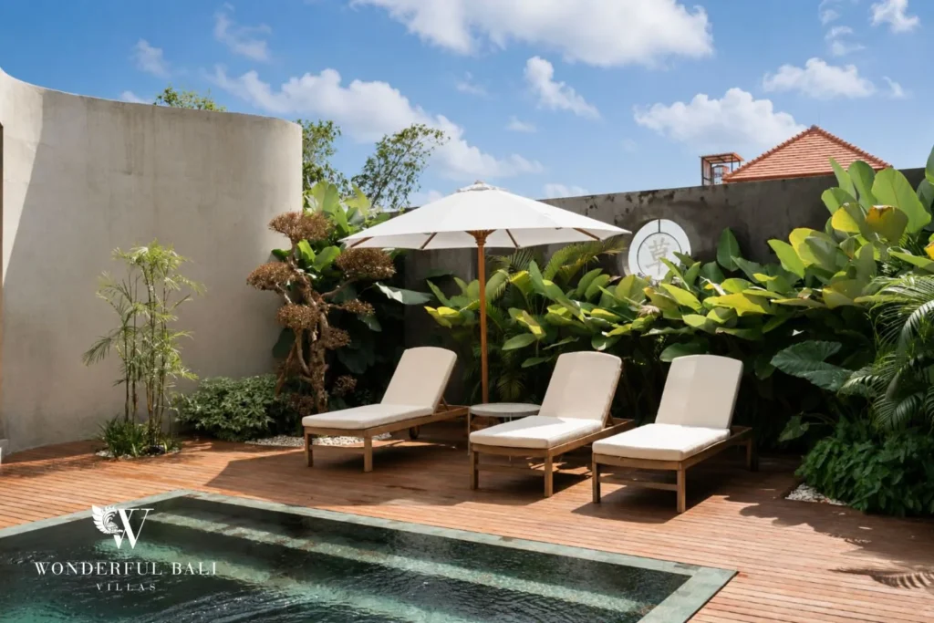 3BR modern villa in Pererenan — private pool with sun loungers
