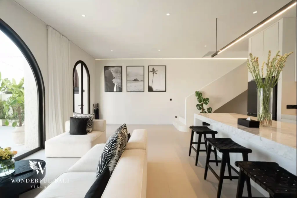3BR ocean-view villa in Seseh — living area with staircase
